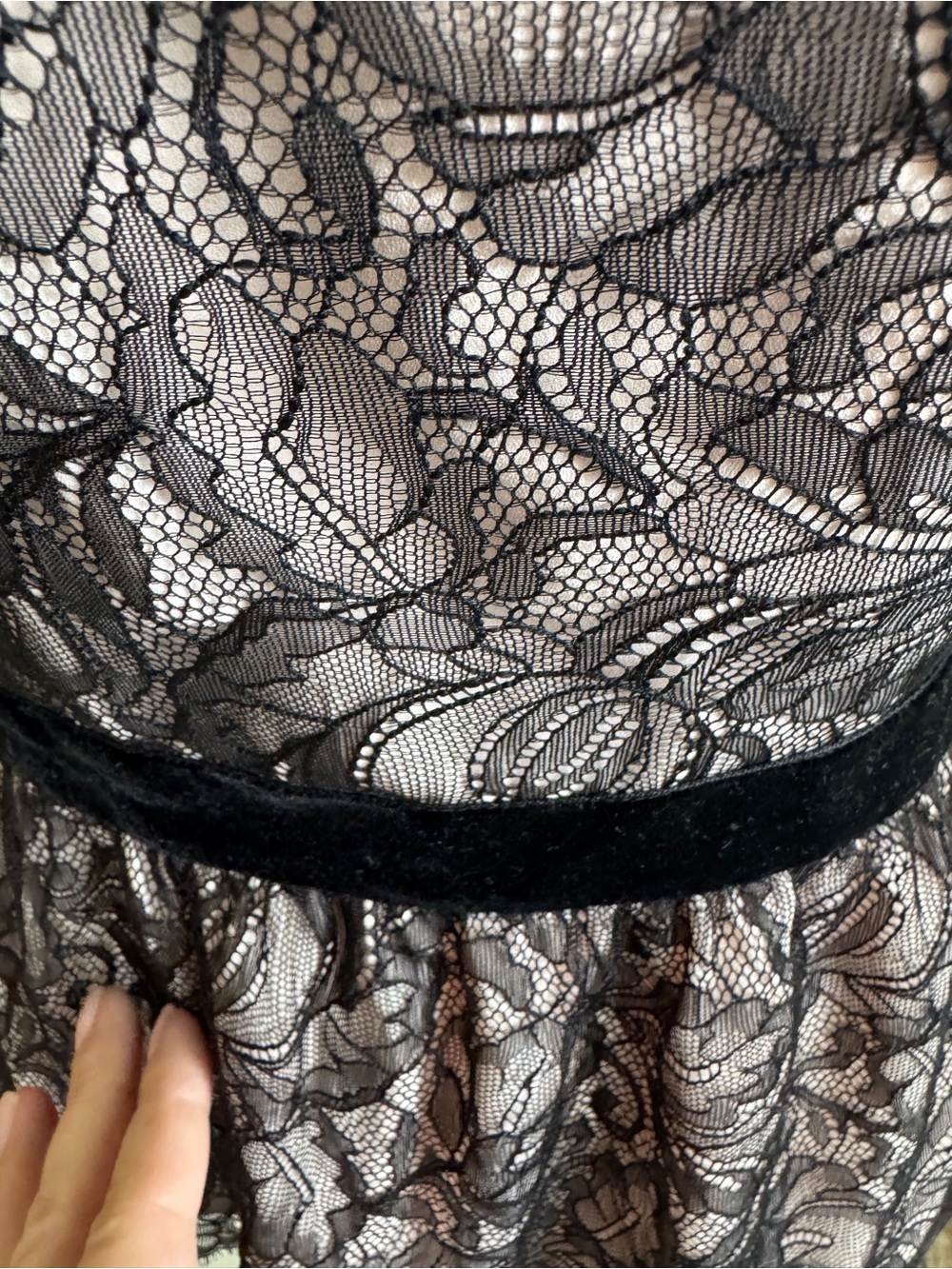 🌸White House Black Market Black Lace Peplum Blouse size 0 Preppy Fairy Feminine - Picture 6 of 11